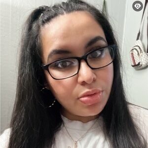 Meet your Posher, Daniela